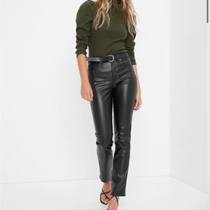 High Rise Faux-Leather Vintage Slim Jeans

Size 24/00P (petite ) . Olive Green